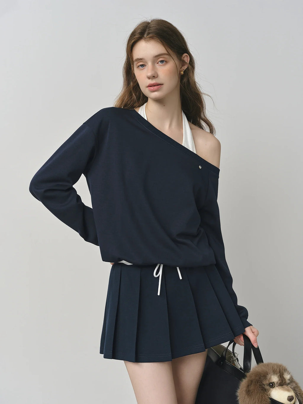 Chic Oblique Shoulder Sweatshirt