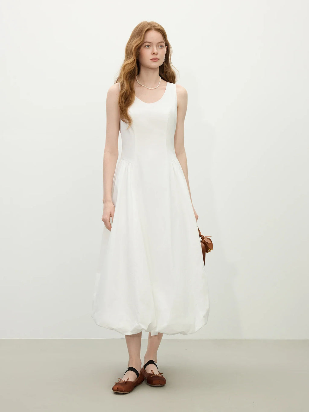 Chic Sleeveless Midi Dress